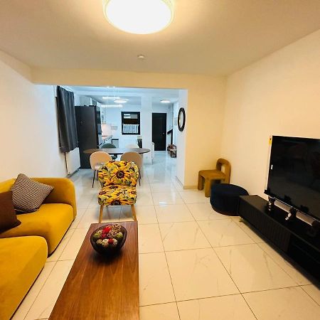 Messe Hv-1 Appartement Düsseldorf Buitenkant foto